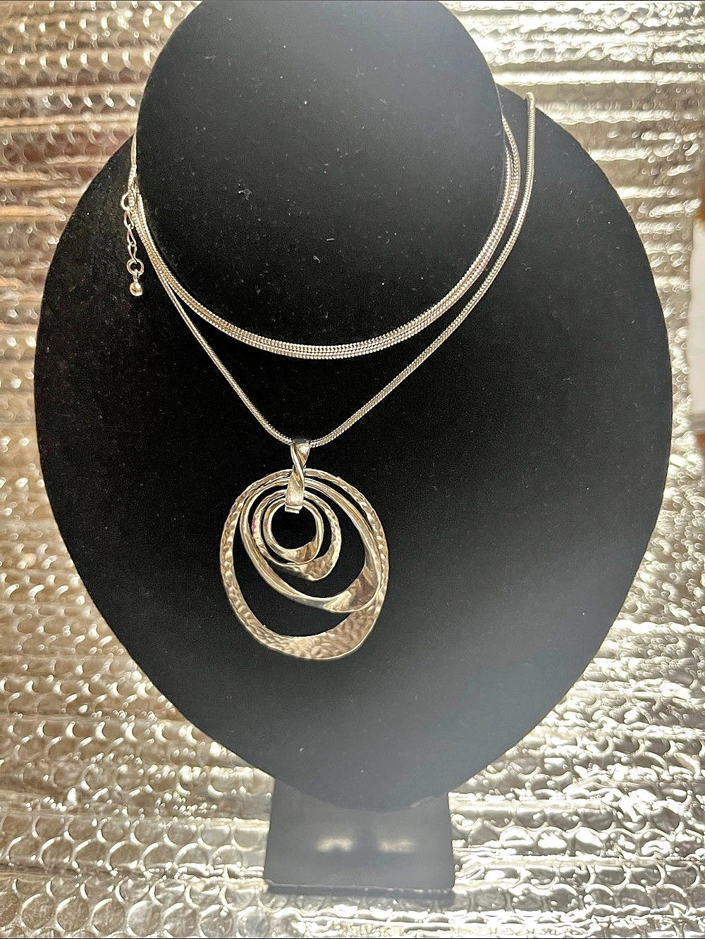 Layered Statement Pendant Necklace in Silver Like New